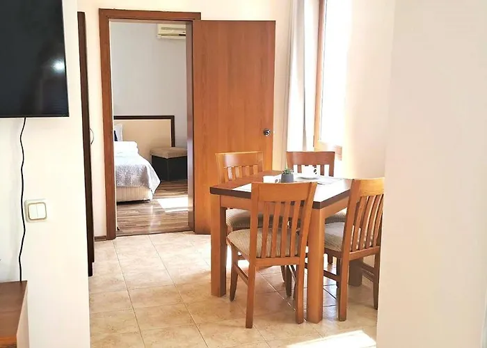 Апартаменты Patrick's - Sunny Солнечный берег